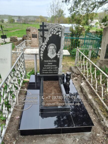 Памятник женщине с аккуратной полировкой